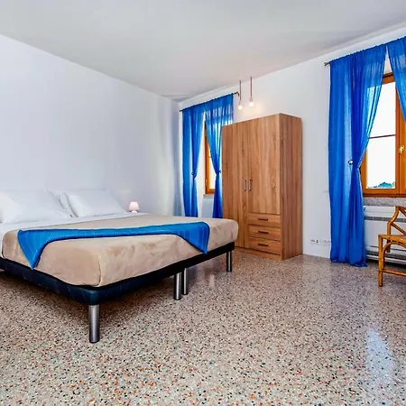 Apartman Costantini شقة روفينج